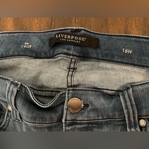 Liverpool The Crop Dark Wash super stretchy cropped cuffed jeans 16W